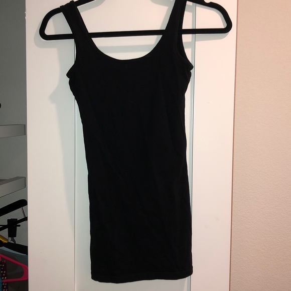Plain black top - Picture 2 of 3